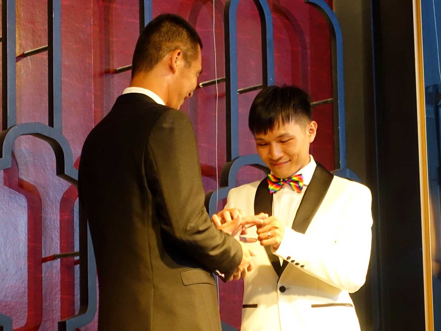 スイスで初の同性婚 喜びの挙式 写真13枚 国際ニュース：AFPBB News