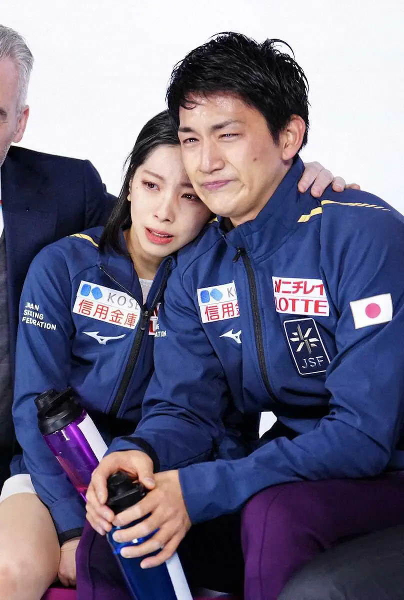 え！便乗ガッツポーズ!?」三浦璃来が木原龍一に思わずツッコミ 世界最強ペア“りくりゅう”が国際大会初戦で優勝「今日はちょっと暴れてましたね 笑 」 -フィギュアスケート - Number Web - ナンバ