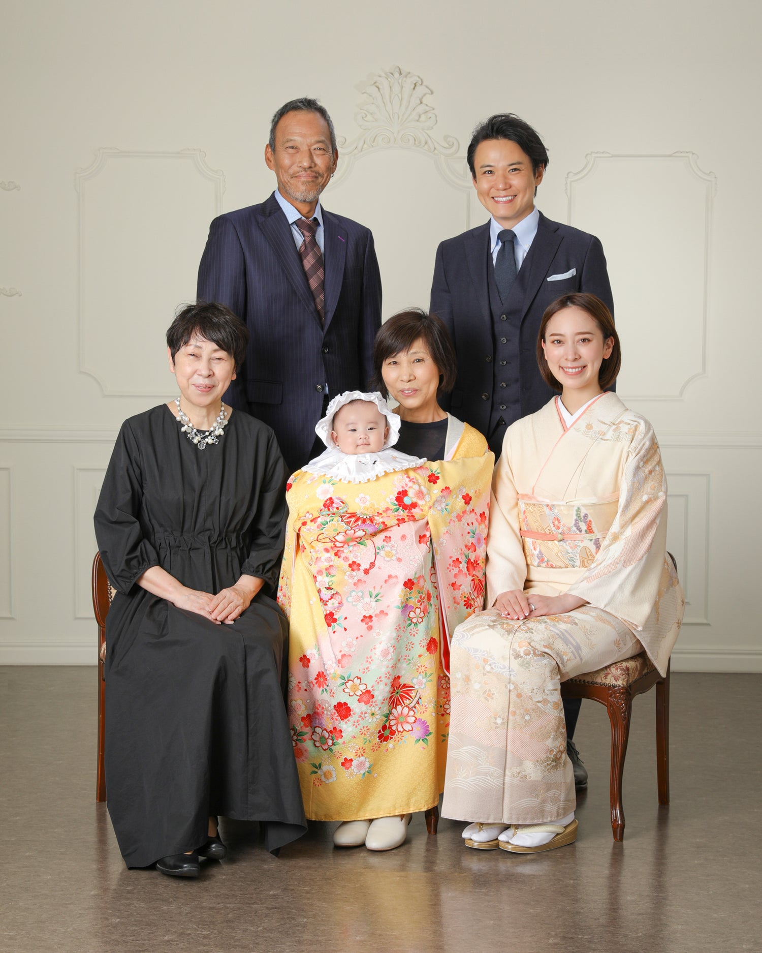 お宮参りの時、赤ちゃんやその両親、上の子供、祖父母はどんな服装がいいの？ - 晴れ着の丸昌横浜店 晴れ着のアレコレ