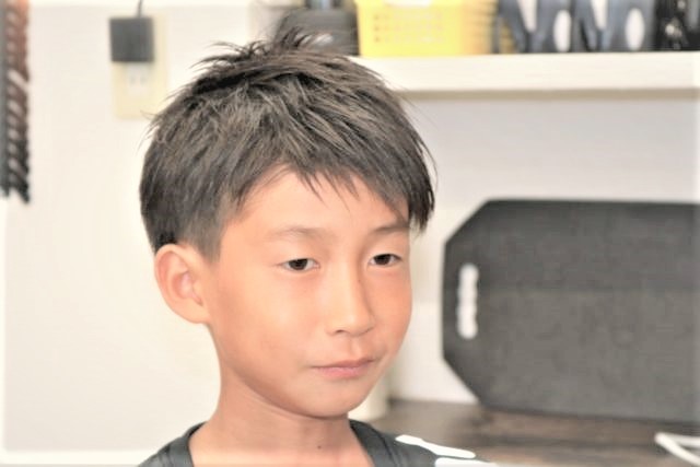 ツーブロック男の子男の子ヘア男の子髪型子どもの髪型チョッキンズキッズ専用サロンキッズカット男の子ママかわいいかっこいいヘアカットモデル