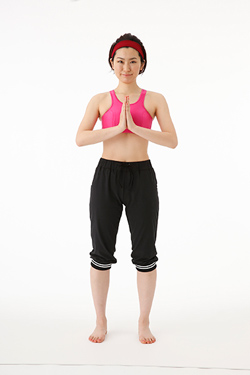 背中で合掌 やり方やポイントになる動き+肩の硬さをとるツボバレエダンサーさんの治療院