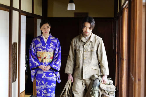 強烈ビンタ”宮本茉由「きれいな顔なのでビンタしづらかった」映画「鳩のごとく 蛇のごとく 斜陽」:中日スポーツ・東京中日スポーツ