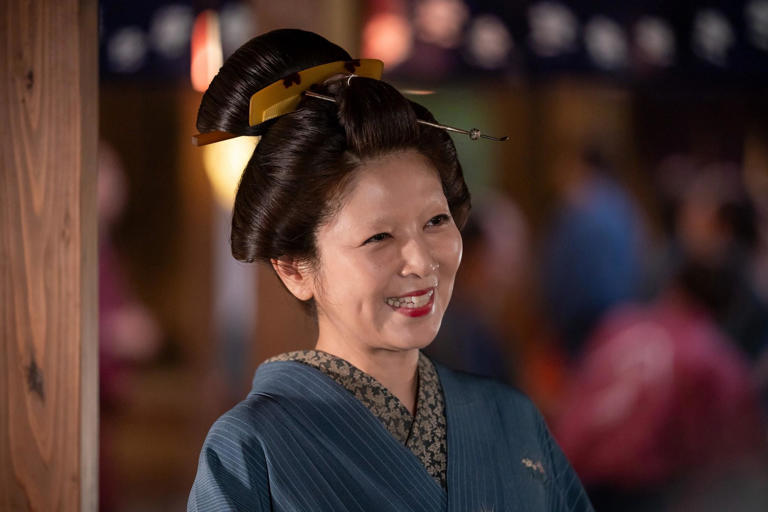 こうやってみると、ようやく飯島直子さんに見える。 蔦重の育ての親、駿河屋 高橋克己さん の妻、次郎兵衛の実の母をやっていたんですね。気がつきませんでしたよ。眉毛そるとわからなくなるもんですねー。Facebook