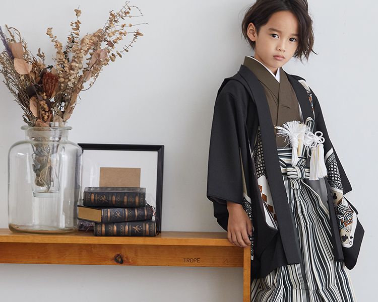 七五三 五歳男の子 着物レンタル Modern Antenna モダンアンテナ 幾何学柄羽織 ブラウン着物×茶袴W-B-5-123宅配着物レンタル ・一式フルセットきものレンタリエ