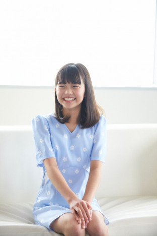 マイファミリー 大島美優のドラマ衣装シーン別まとめ！なるさわ ともか役の洋服 スニーカーなど - ドラマ衣装・小道具、テレビで紹介された商品ネット通販情報局「ドラマニアローズ」