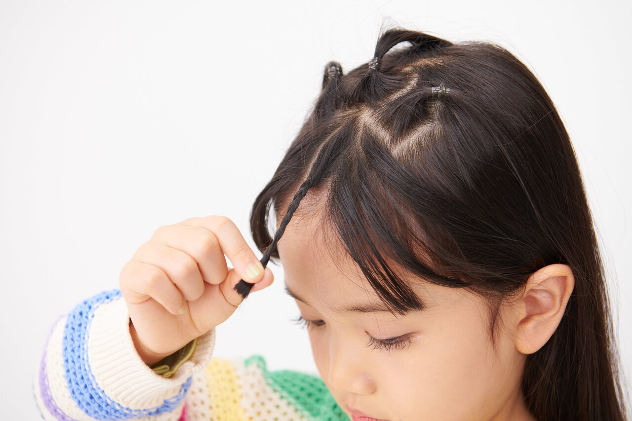 子どもの中途半端な前髪は切らずにアレンジ！すっきりまとめるテク３つ: mammemo