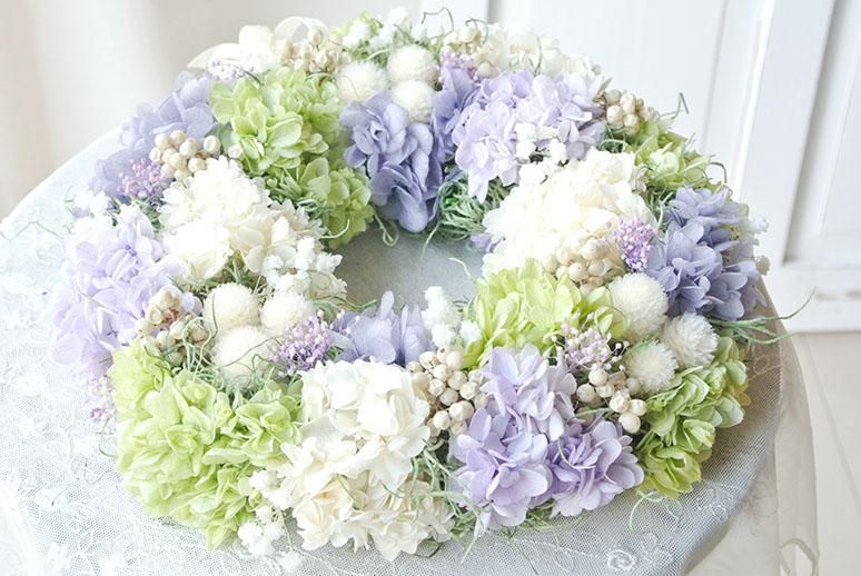 約直径30cm 数量限定大きめピンクのキュートなドライフラワーリース ＊ ドライフラワーかわいい 華やか おしゃれ 新築祝い 結婚祝いウェルカムリース リース富良野 花七曜ドライフラワー リース スワッグ 焼菓子