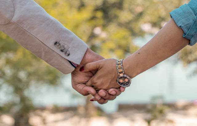 付き合う前にカレと手を繋ぐ方法♡ARINEアリネ