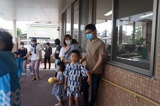 今どき幼稚園ママの 行事オシャレ をSNAP！好印象を狙えるコツが満載VERY