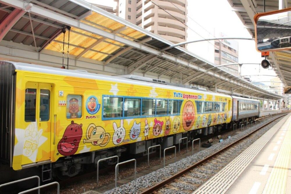 ゆうゆうアンパンマンカーの予約方法とは？ 車両の特徴や予約方法、旅のコツを紹介