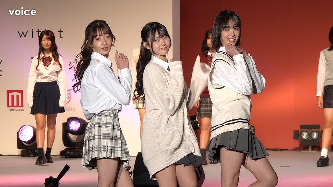 セーラー服を着た女子中学生4840514 の写真素材 - アフロ