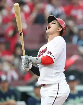 広島・マクブルーム 来日１号！打った瞬間に確信 ２軍戦「４番・一塁」で先発出場広島カープ 野球 デイリースポーツ online