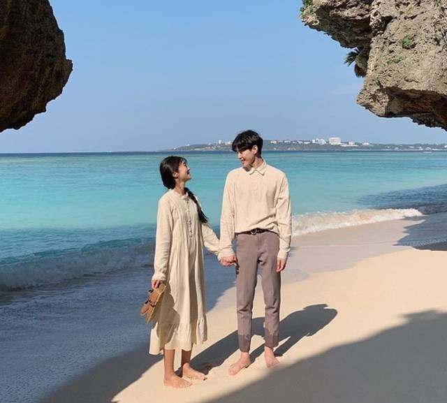 彼氏と手を繋ぎたい！手を繋ぐ男性心理や、女性から手を繋ぐタイミングをご紹介Domani