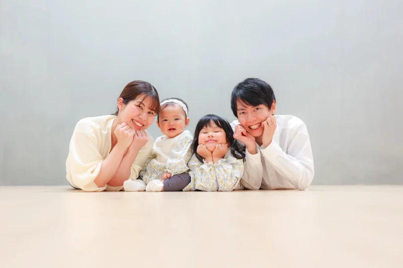 おもしろい家族写真の年賀状アイデア富士フイルム年賀状印刷 2026