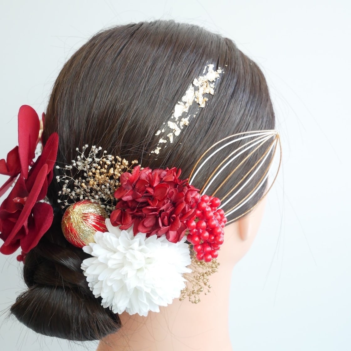 16年の学生生活にサヨナラを告げて。水引、金箔がエモい？卒業式ヘアアレンジ2021MERY