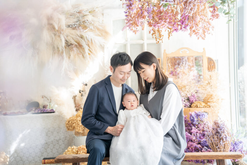 お宮参りの参加者は？誰が抱っこする？しきたりやマナーをチェック！こども写真館スタジオアリス写真スタジオ・フォトスタジオ