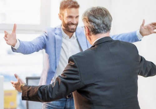 スパーリングのときに行う、 手の平を合わせて🫱🫲 拳と拳でグータッチ🤜🤛 この挨拶「slap and fistbump」と呼ばれ、世界中の柔術道場で行われているそうですね。 洒落た挨拶ですが、相手への敬意も感じられて素敵な習慣だと思います。『思いやりと自信』をクラブ