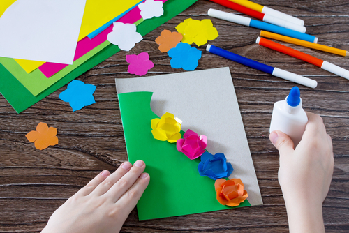 カラー帽子のミニメッセージカード ＊ 卒園アルバム 幼稚園 保育園 保育士 先生 ありがとう 卒園記念 メッセージカード ayuko 通販7272846Creema クリーマ