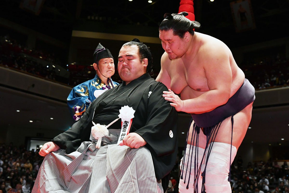 2場所続けてちょんまげ姿の幕内優勝力士 失われる番付の重み毎日新聞
