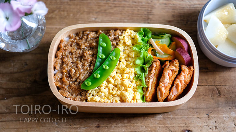鶏そぼろ丼🤔@fuuuharu_gohan さんの投稿をお借りしました @fuuuharu_gohan ↩︎ とりわけ幼児食・離乳食 ⁡定番メニューの鶏そぼろ丼です🐓♡ ⁡ 我が家はそぼろ丼は鶏派だけど もちろん豚ひき肉でも 牛豚合い挽きでも 代用可能です🫶🤍 ⁡ 大学の頃一瞬だけバイトして