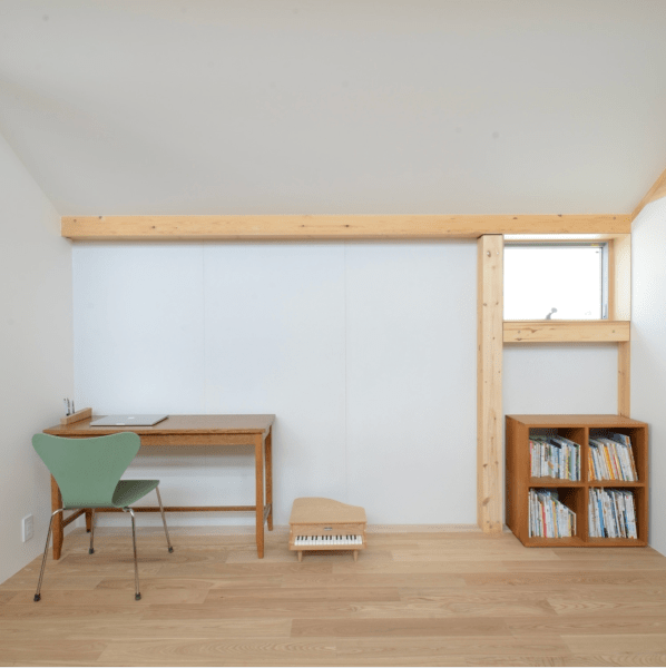 大きな窓のある落ち着きのある子供部屋子供部屋施工例ギャラリーケイアイプレストは新築一戸建・土地販売の不動産会社。ケイアイスター不動産グループ
