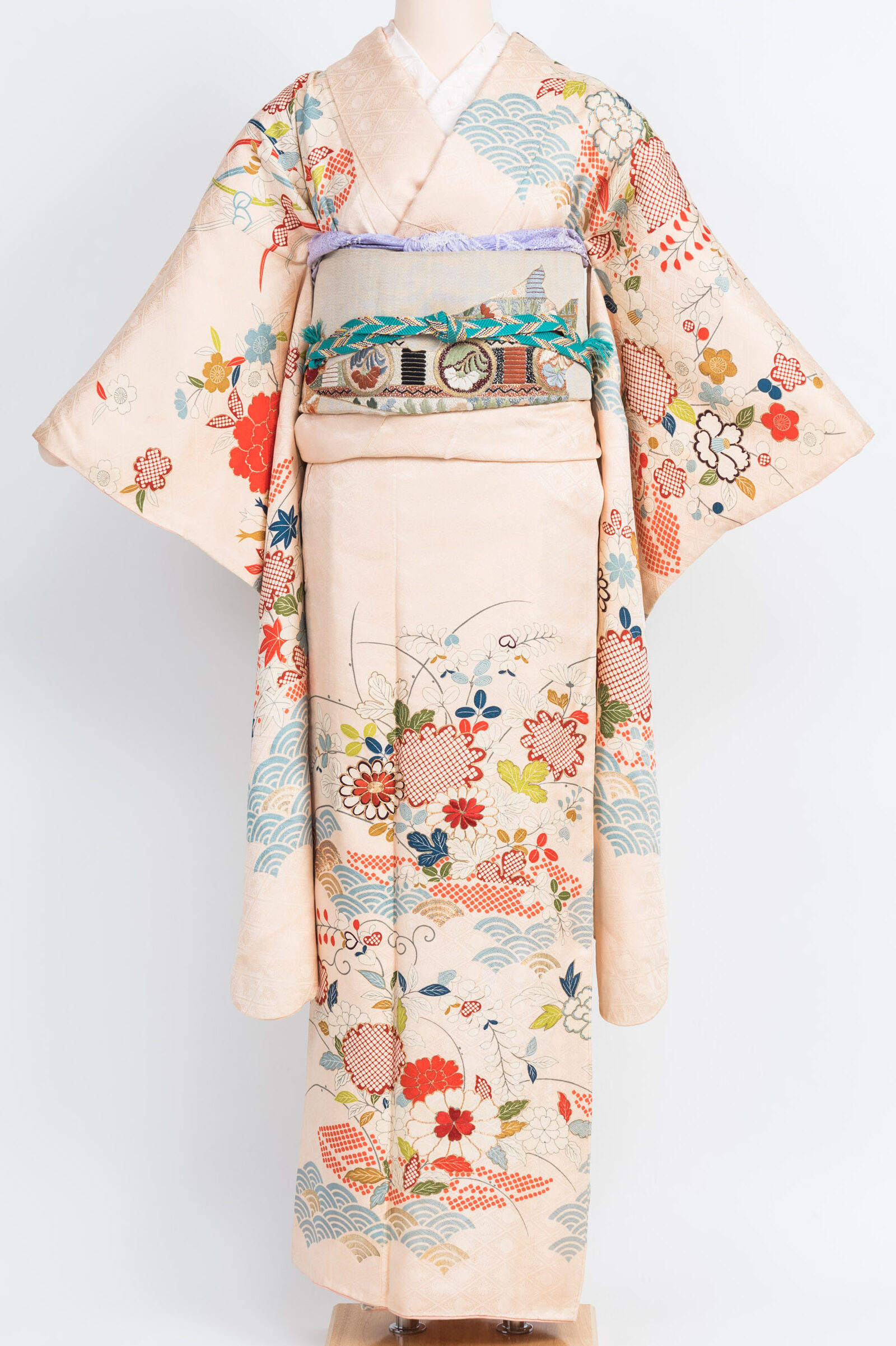 引き振袖着付け＆ヘアメイク 結婚式の新郎新婦さま💒着付部広島の貸衣装、着付け、ウェディングサポートなら三栗矢