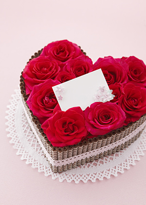 結婚記念日のケーキ、プレートにはどんなメッセージを書く?英語・日本語それぞれの文例をご紹介!結婚ラジオ結婚スタイルマガジン