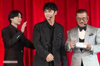 ついに“兄”を超えた「眞栄田郷敦」ブレイクの兆し 「真剣佑とは好対照」「千葉真一に学んだ役者道」堅物“ゴードン”の下積み秘話 写真2デイリー新潮