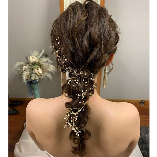 花嫁ヘアの最新トレンド。印象が変わる紐アレンジ＆編みおろしをお色直しにARCH DAYS