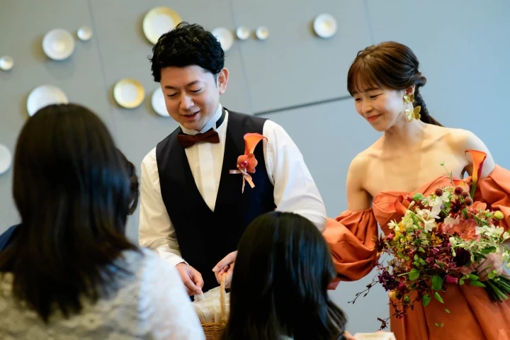 テーブルラウンドをご存知ですか？💭, テーブルラウンドとは, テーブルを一つ一つ回る演出です✨,ゲストの皆さまに直接感謝を伝えることができる, 大切な瞬間になります＊, ., 『 ラソールガーデン名古屋』で検索！,@lazor_garden_nagoya のフォロー, お待ちしております＊, .,スタイルズ花嫁,ラソール花嫁,ブライダルハウスtutu,ラソ組