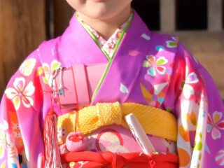 肩上げ 肩揚げ はどんな着物に行うの？わかりやすく説明きものレンタリエのきもの豆知識