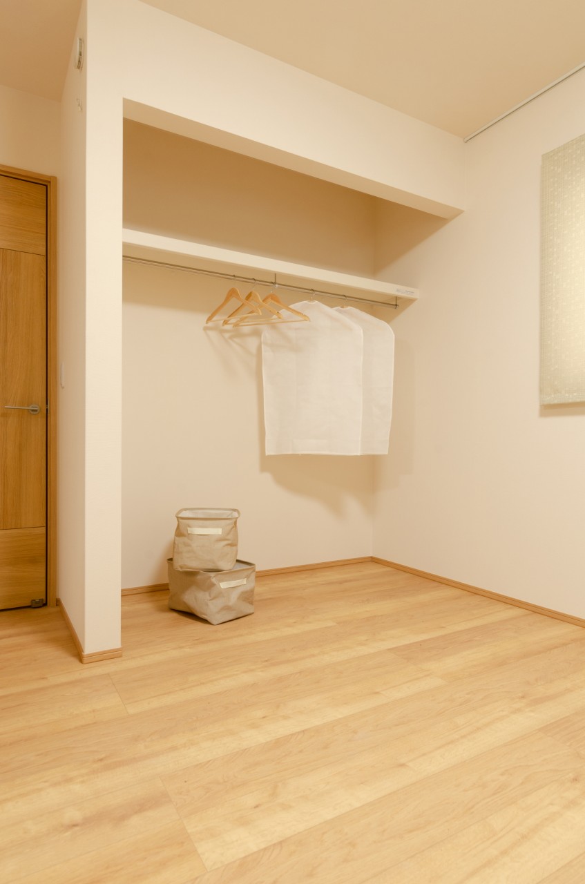 クローゼット扉なしで後悔？失敗？実際に過ごして気づいたデメリット注文住宅で理想のお家を目指すブログ