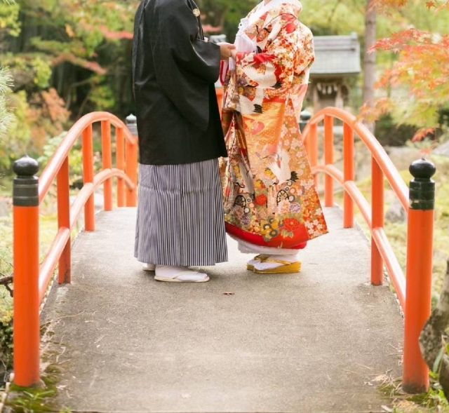 男性衣装の色紋付袴レンタル 男の第一礼装、新郎や新郎父親などのご利用におすすめKIMONO-PRO京都より配送・来店着付けレンタル可能