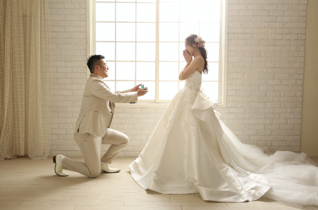 2024最新！ ウェディングフォト・結婚式の前撮り 真似したい！おすすめポーズアイデア集わたしたちの結婚式