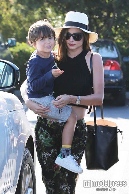 ミランダ・カーと息子フリン君：フォトギャラリーシネマトゥデイ