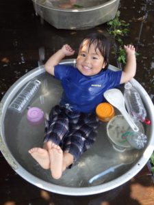 ヒンヤリ涼しい遊びアイデア集〜暑い夏にもってこいの“涼”を感じる遊び大集合〜保育と遊びのプラットフォーム ほいくる