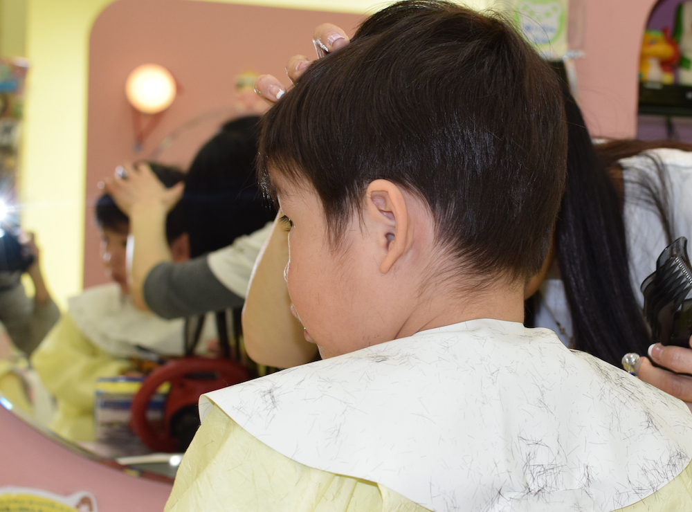 自宅で簡単 失敗しない子どものヘアカット方法って バリカンを使った時短カットのコツとは？美容・キッチン家電のテスコム