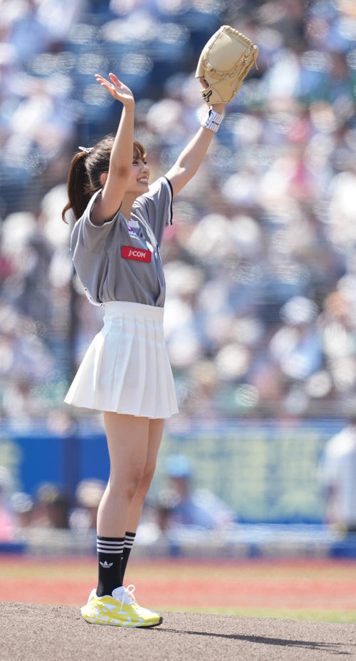 先日、友人の結婚式に行ってきました💍🩵 結婚式に参列するのは今回が初めて ！ 終始笑ったり泣いたりと、、結婚式ってこんなに感情が忙しいんですね🥹 友人の花嫁姿はとっても美しくて キラキラしていて とにかく眩しかった👰‍♀️✨2人の幸せそうな姿を見ていると