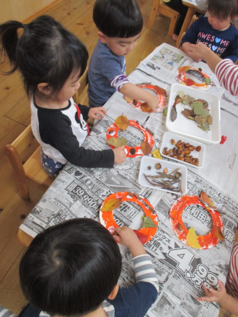 24時間以内発送可 速達 シール付き ぶどう型紙 9月製作 秋製作 9月壁画 - メルカリ