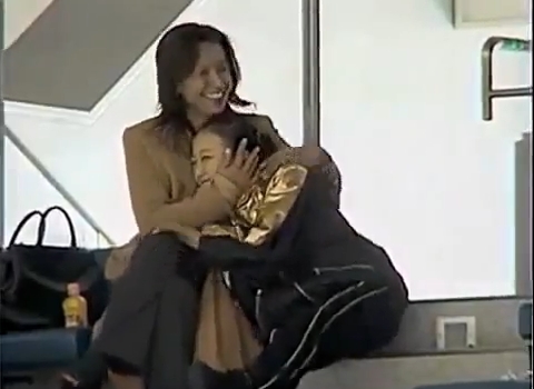 浅田真央の画像・写真浅田真央、愛犬・エアロとCM初共演 親バカ全開「マサルよりも 」 16枚目ORICON NEWS