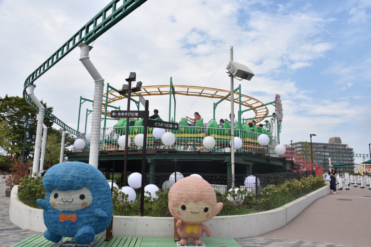 日本一遅い」コースターが緊急停止 乗客無事 - 日本経済新聞