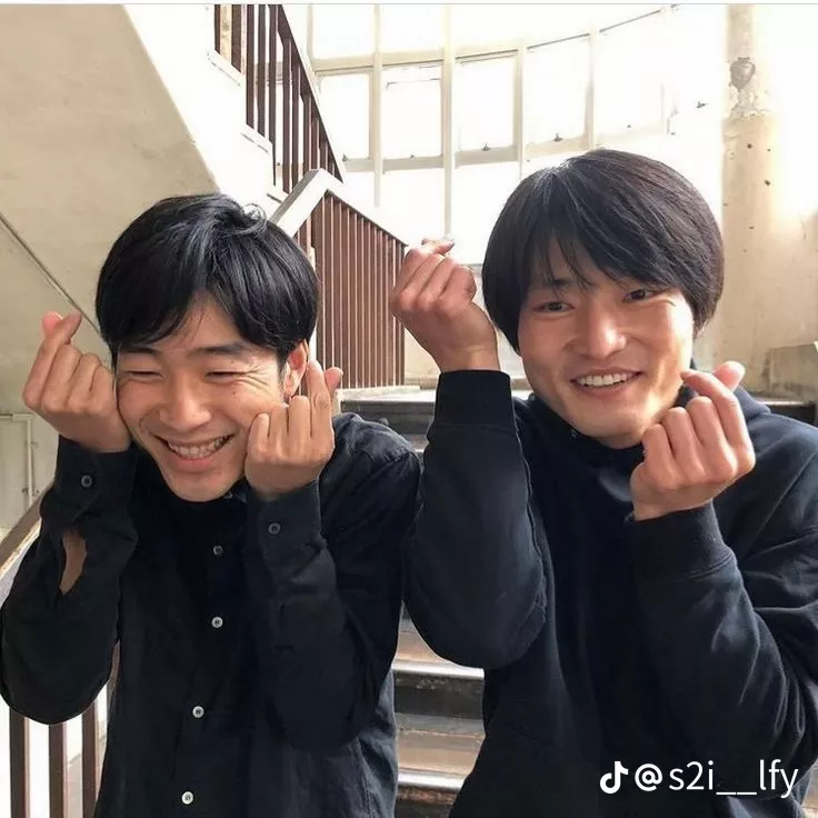 お笑い」おしゃれまとめの人気アイデアPinterestいちプリ ポーズ, プリクラ ポーズ, 3