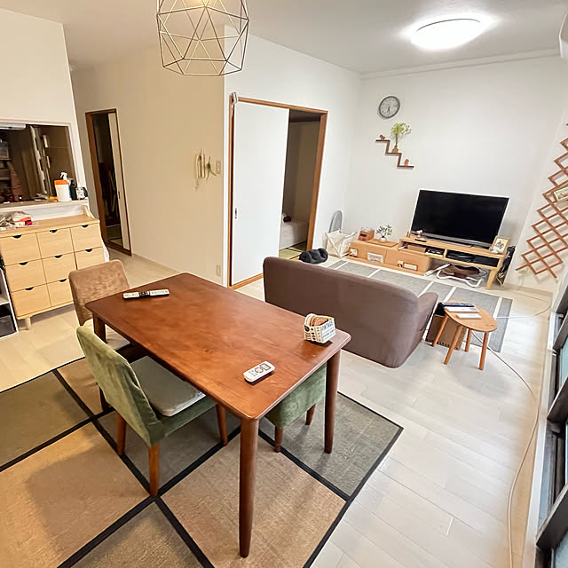 趣味と古道具が映える雑貨屋さんのような部屋に暮らす。一人暮らしの1Kインテリアgoodroom journal