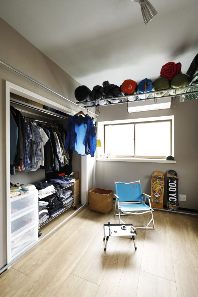 ウォークインクローゼットの扉はあり？なし？ メリットや後悔しないためのポイントを解説