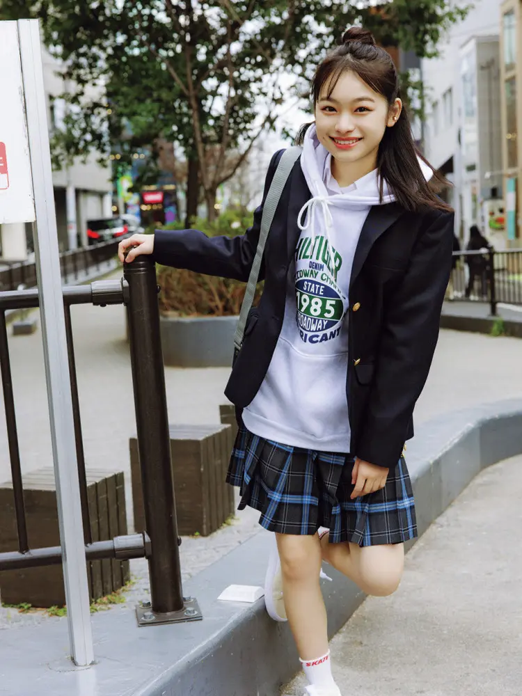 画像・写真 ゆきぽよ、これぞギャルの理想形！ブレザー制服SHOTに絶賛の声「スタイル良い」「ドストライクです」 2 13WEBザテレビジョン