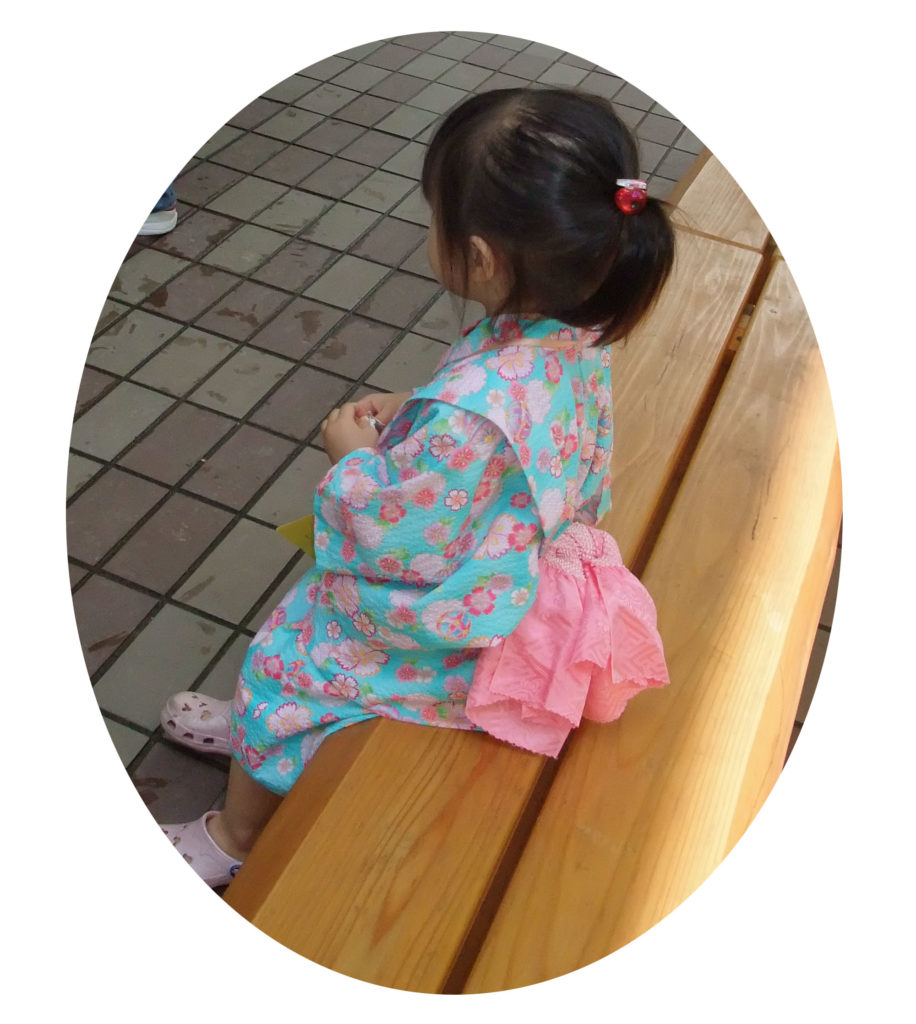 楽天市場 浴衣 子供用 ふんわり リップル生地 ゆかた 兵児帯 下駄 3点セット 100サイズ kn-93-5 : 華みち