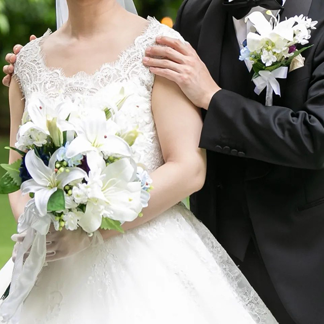 ブーケ ブライダルブーケ ウェディング ホワイト 白 リリー ユリ 百合 花嫁 造花 結婚式 ウェディングブーケ 豪華 花束 ガーリー 可愛いフラワー 披露宴 海外挙式 前撮り お洒落 二次会 - メルカリ ブーケ ブライダルブーケ ウェディング ホワイト 白 リリー ユリ 百合