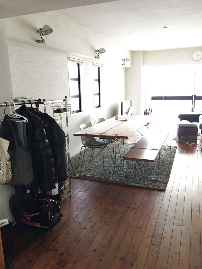 カバン・バッグのおしゃれな収納アイデアと100均、無印などの便利グッズを一挙紹介！サンキュ