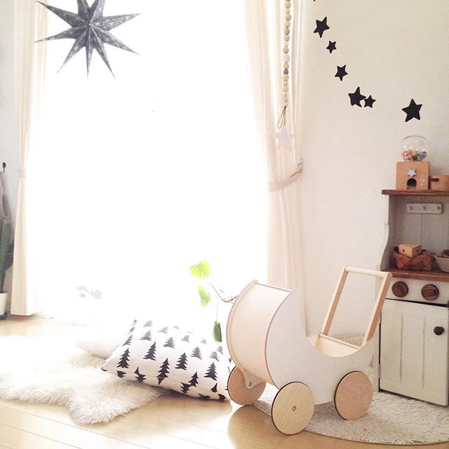 狭小住宅 ソファなしリビングのメリット・デメリット小さな家の暮らし方