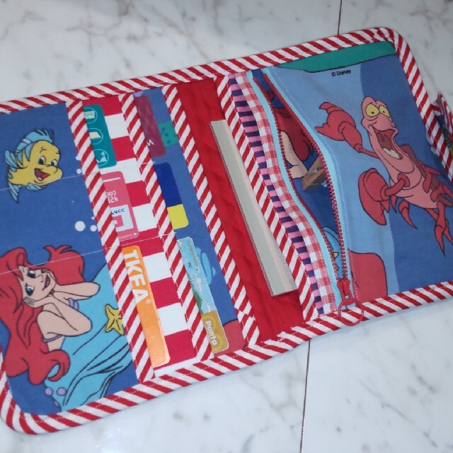 シネマコレクション cinemacollection リトルマーメイド マルチケース がま口タイプ 母子手帳ケース アリエル ディズニープリンセスキャラクター プレゼント 男の子 女の子返品不可商品メーカー指定色-靴＆ファッション通販 ロコンド〜自宅で試着、気軽に返品